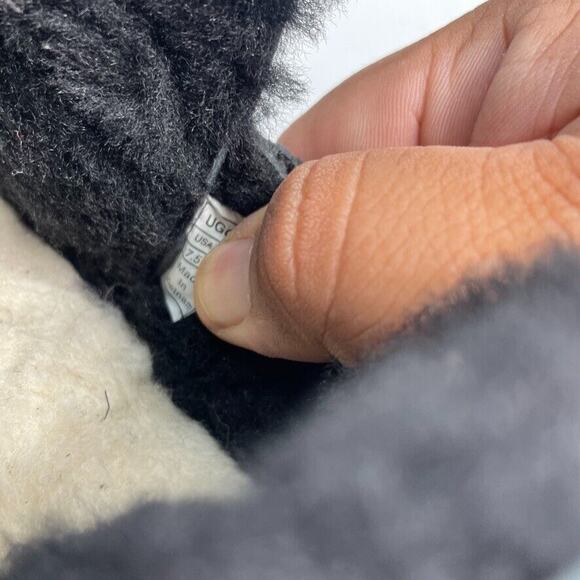 UGG Mckay Black Booties Sz 7.5 Fold Up Down Whipstitch Detail Rivet (READ) - Picture 9 of 9